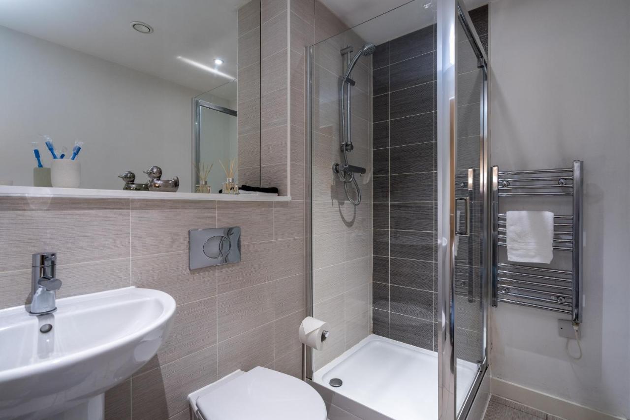 סלפורד Cozy Stays The Exchange Manchester City Centre מראה חיצוני תמונה